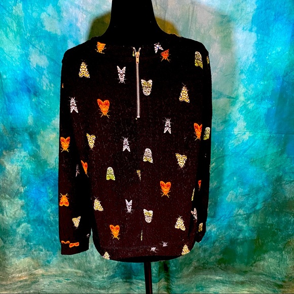 ❌SOLD❌Women’s H&M moth patterned sweater. - Picture 5 of 5